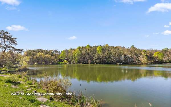 8.38 Acres of Residential Land for Sale in Signal Mountain, Tennessee