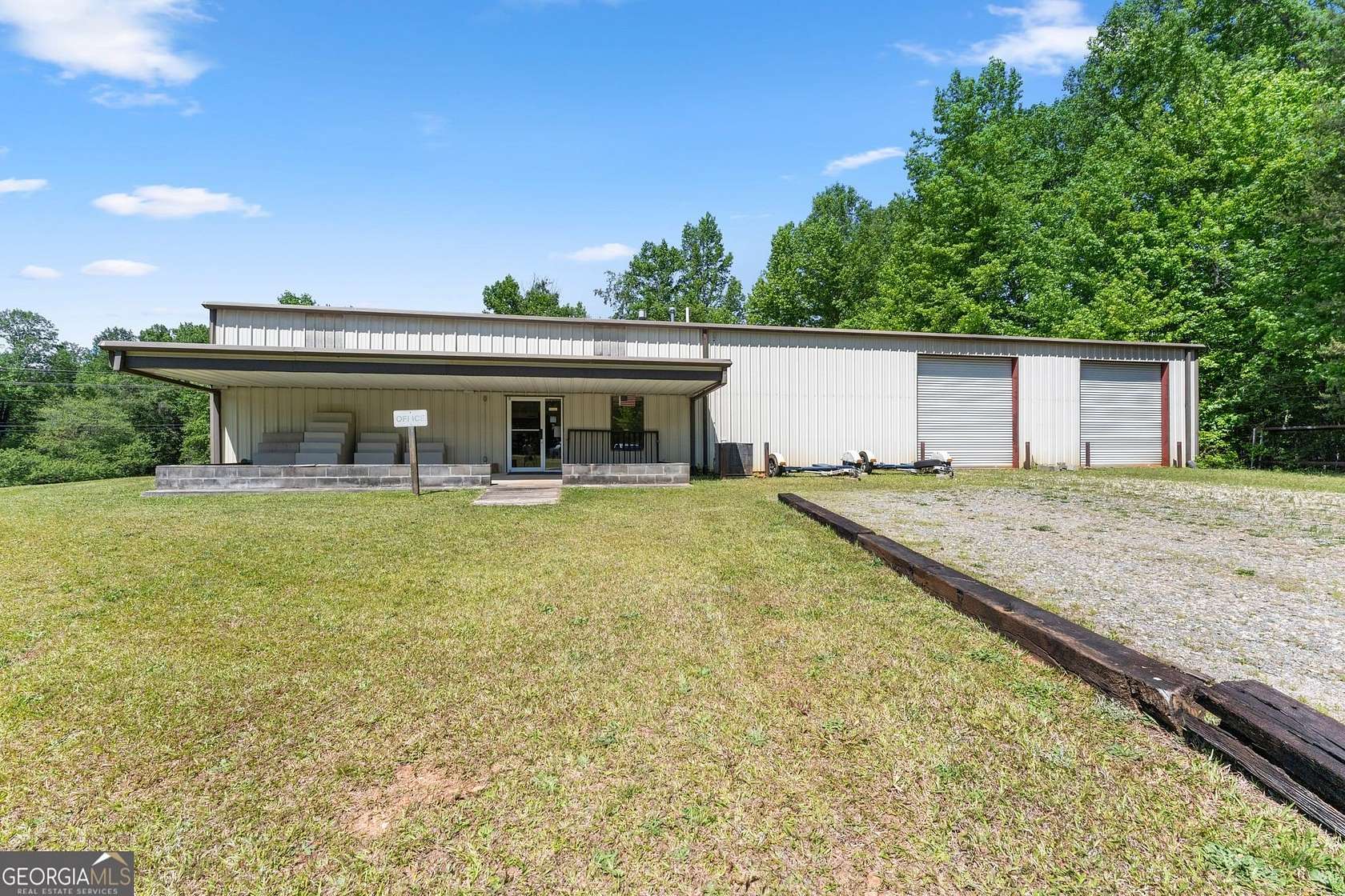 4 Acres of Improved Commercial Land for Sale in Cleveland, Georgia