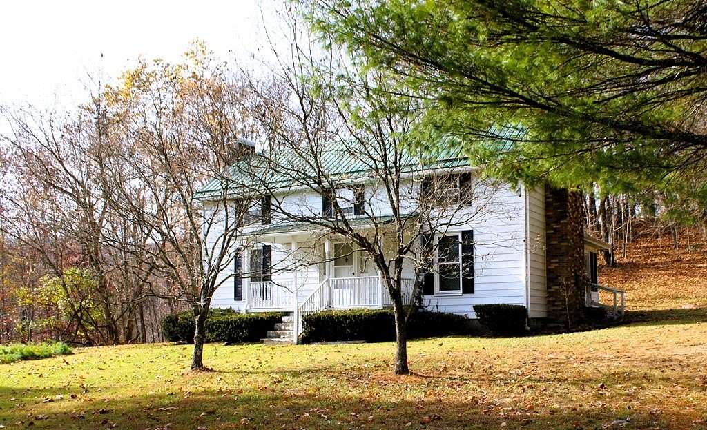 1.5 Acres of Land with Home for Sale in Raven, Virginia