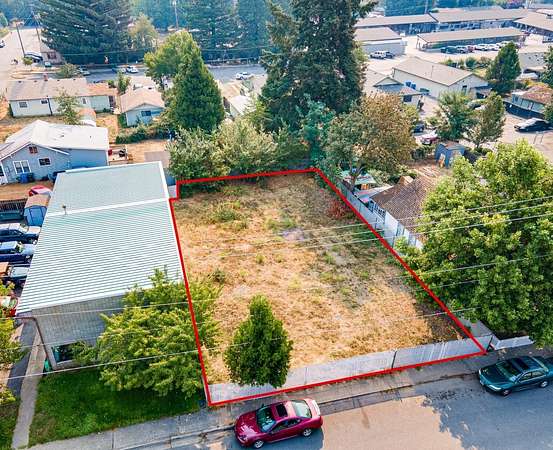 0.15 Acres of Commercial Land for Sale in Rogue River, Oregon