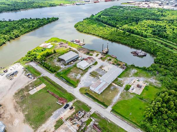 12 Acres of Commercial Land for Sale in Houma, Louisiana
