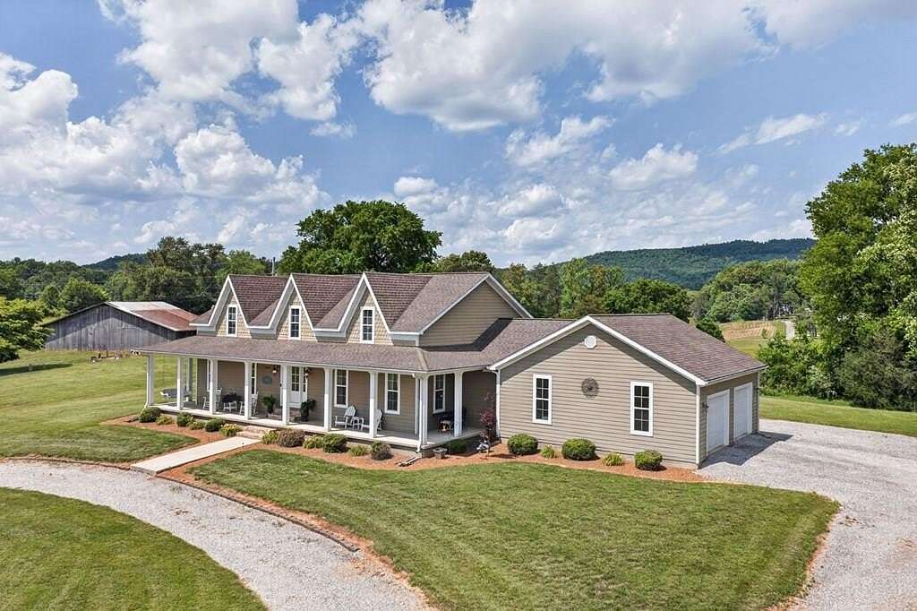 18.8 Acres of Land with Home for Sale in Sparta, Tennessee