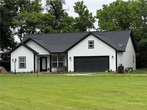 3.8 Acres of Land with Home for Sale in Franklin, Texas