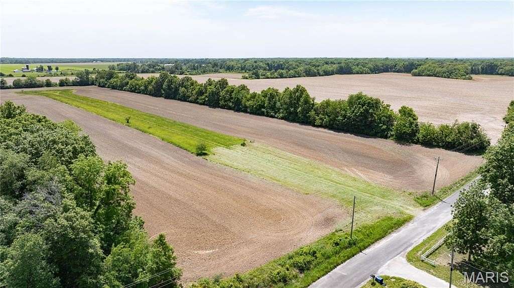1 Acre of Residential Land for Sale in Brighton, Illinois