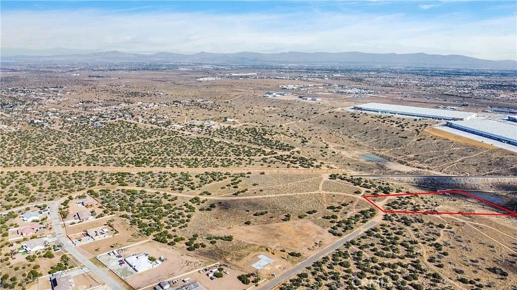 5 Acres of Residential Land for Sale in Oak Hills, California