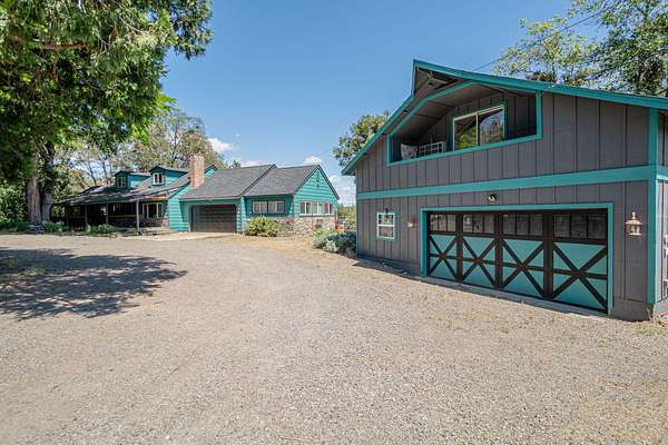 1.54 Acres of Land with Home for Sale in Central Point, Oregon