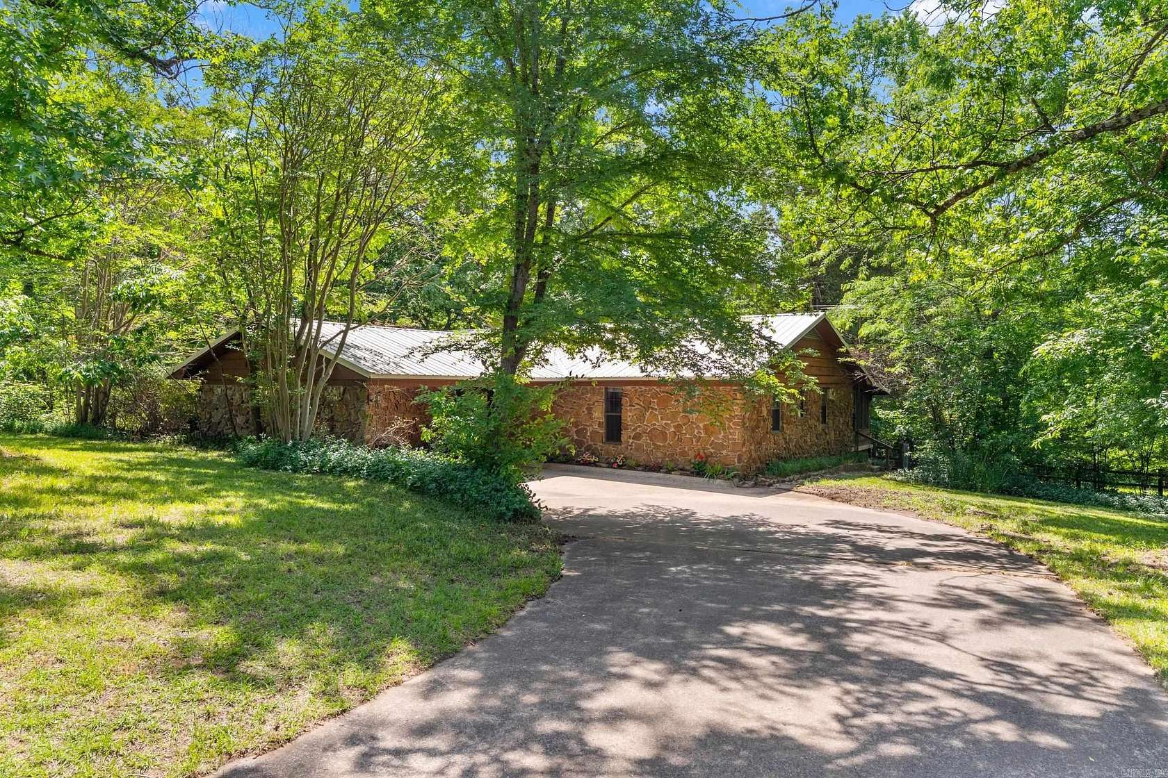 116 Acres of Land with Home for Sale in Greenbrier, Arkansas