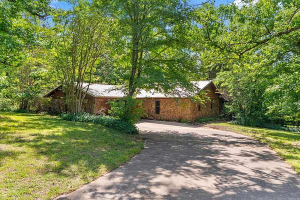 116 Acres of Land with Home for Sale in Greenbrier, Arkansas