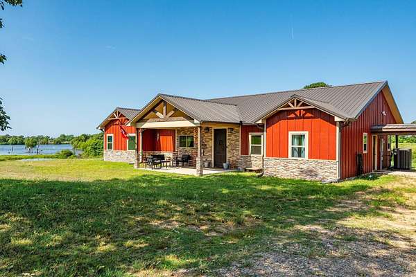 11.7 Acres of Recreational Land with Home for Sale in Nashville, Arkansas