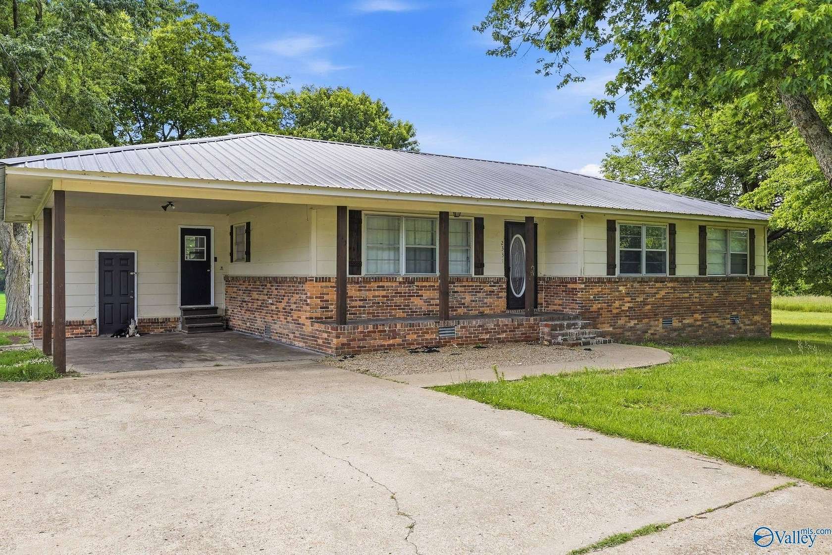 4 Acres of Land with Home for Sale in Boaz, Alabama
