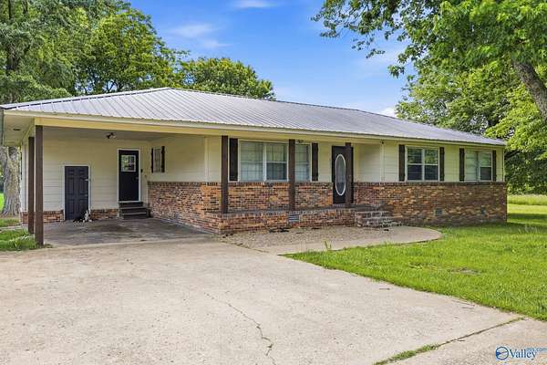 4 Acres of Land with Home for Sale in Boaz, Alabama