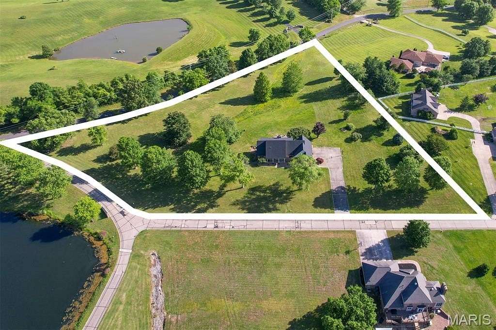 4.76 Acres of Land with Home for Sale in Cape Girardeau, Missouri