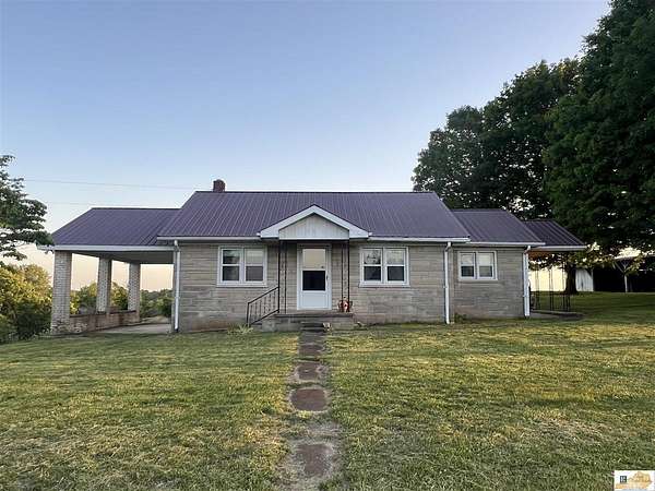 156 Acres of Land with Home for Sale in Columbia, Kentucky