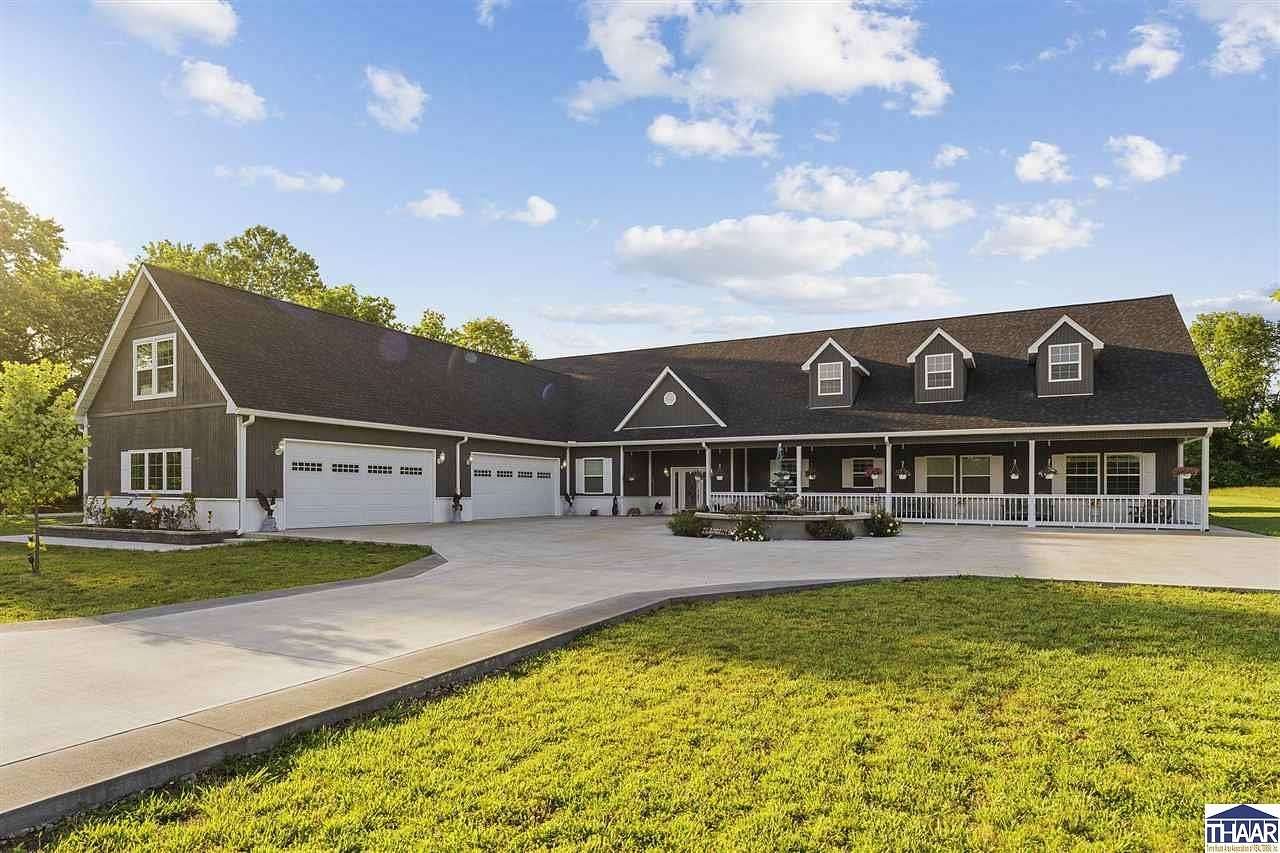 4 Acres of Land with Home for Sale in Terre Haute, Indiana
