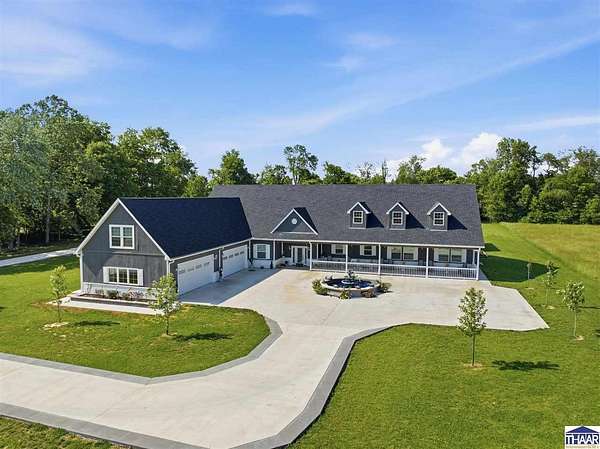 4 Acres of Land with Home for Sale in Terre Haute, Indiana