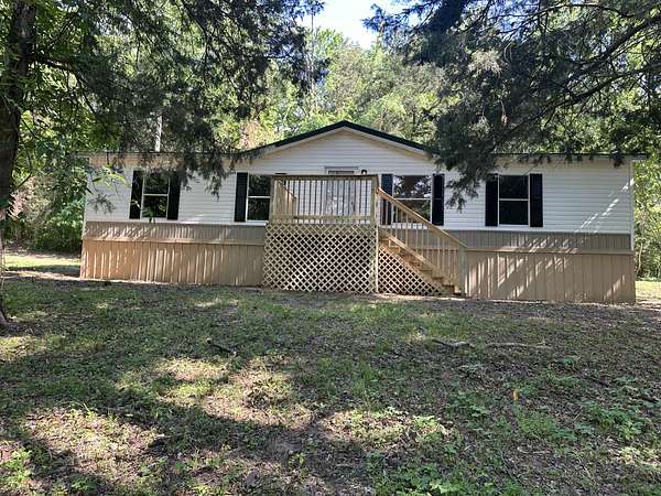 7.6 Acres of Land with Home for Sale in Gordonsville, Tennessee