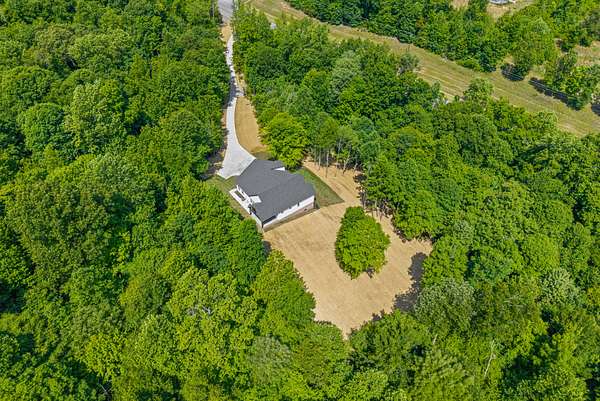 6 Acres of Land with Home for Sale in Palmyra, Tennessee