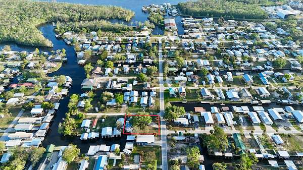0.4 Acres of Residential Land for Sale in Suwannee, Florida
