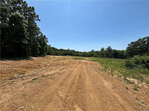 7.75 Acres of Residential Land for Sale in Mountain Home, Arkansas