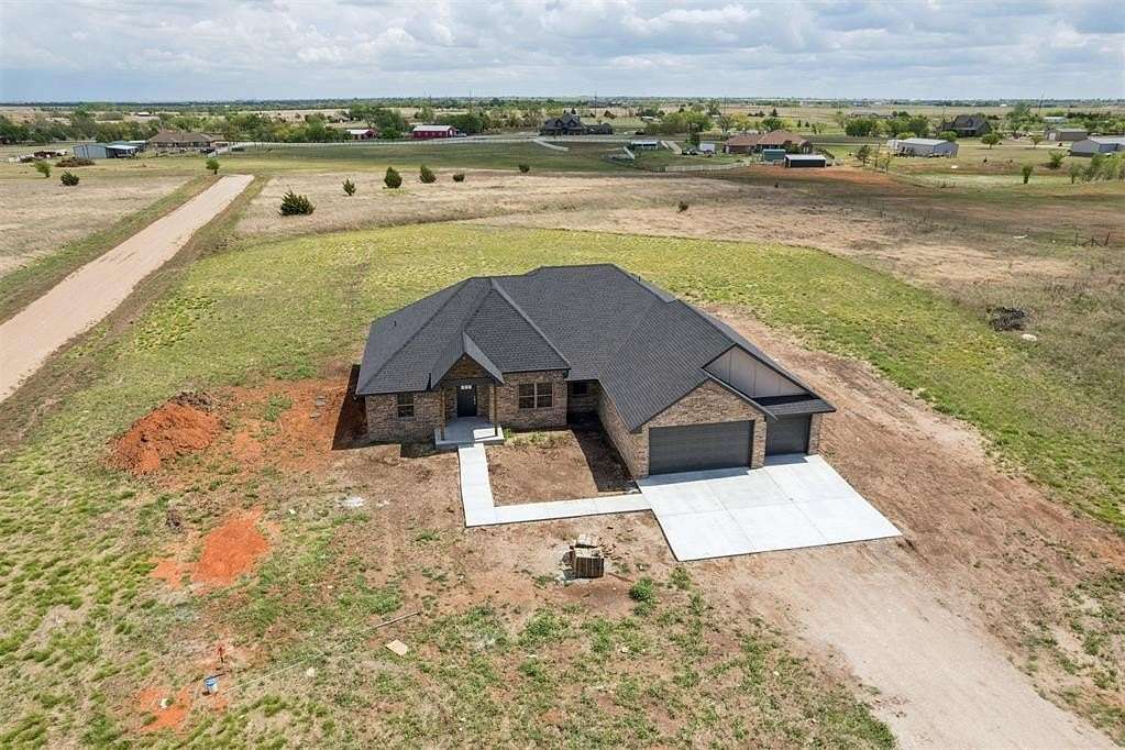 1.5 Acres of Land with Home for Sale in Cashion, Oklahoma
