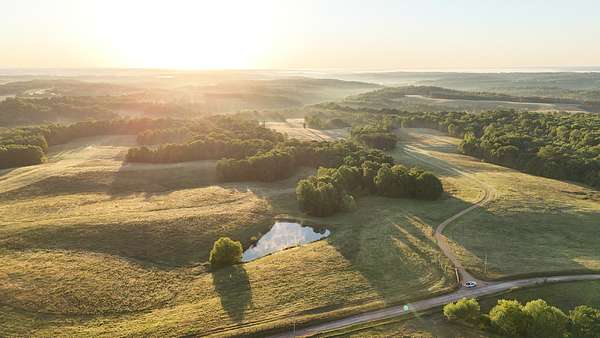345 Acres of Land for Sale in Indian Mound, Tennessee