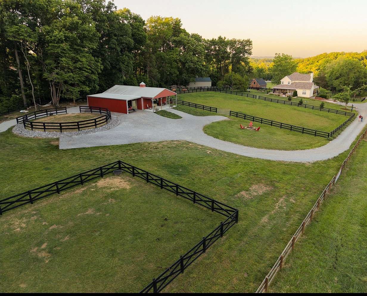 8 Acres of Land with Home for Sale in Gallatin, Tennessee