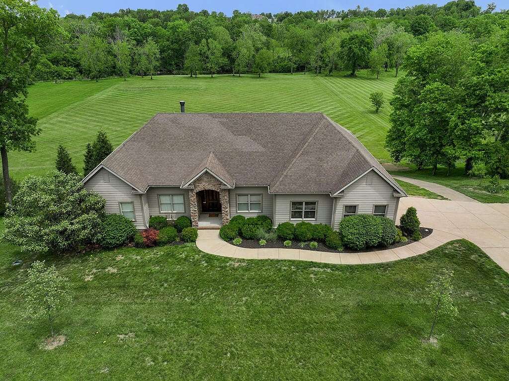 5.6 Acres of Land with Home for Sale in Nicholasville, Kentucky