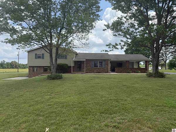 1.73 Acres of Land with Home for Sale in Benton, Kentucky
