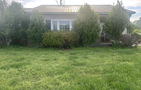 40 Acres of Land with Home for Sale in Fulton, Kentucky