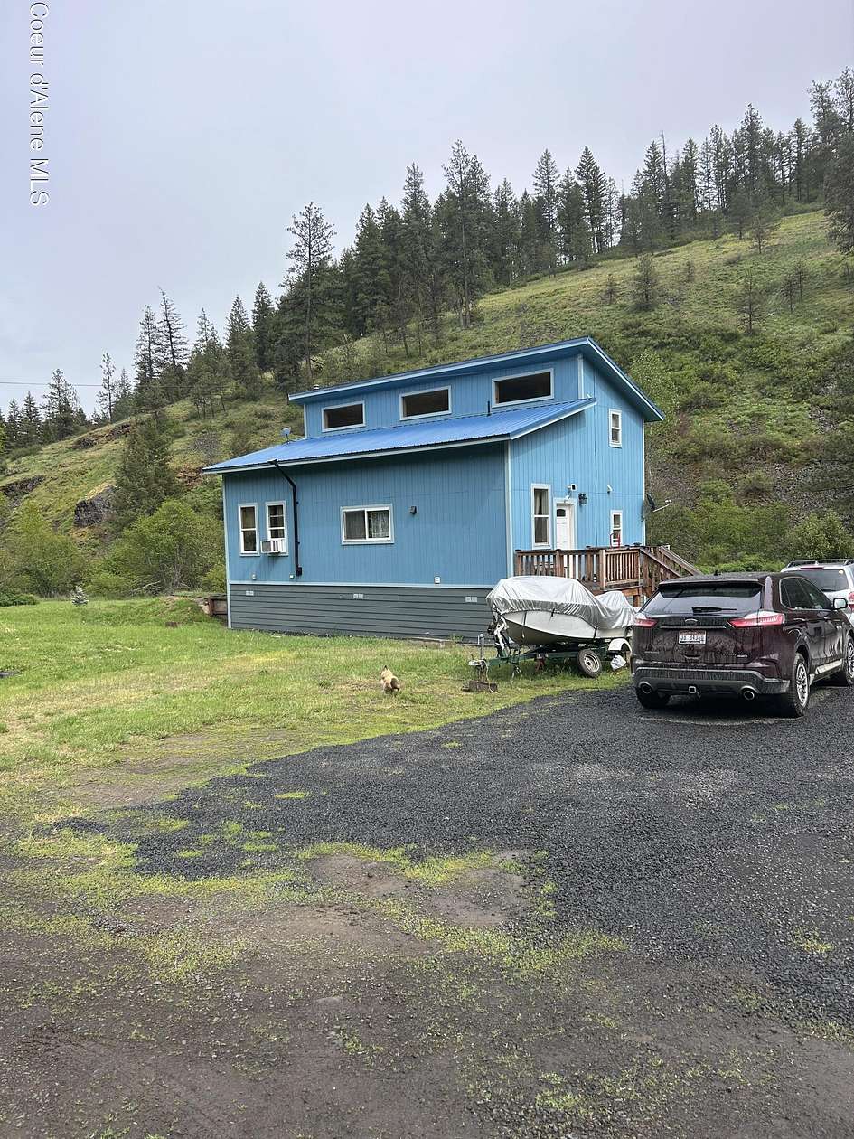 30 Acres of Land with Home for Sale in St. Maries, Idaho