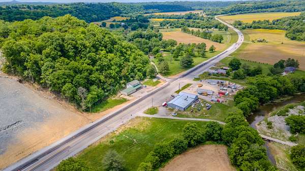 1.58 Acres of Improved Mixed-Use Land for Auction in Springfield, Kentucky