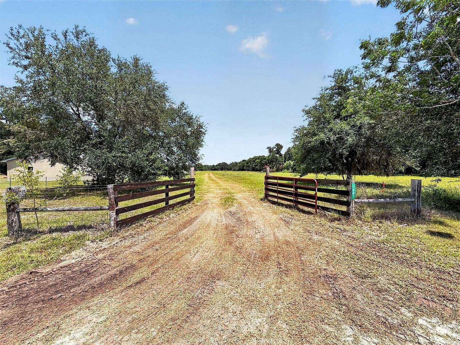 7.77 Acres of Land for Sale in Center Hill, Florida