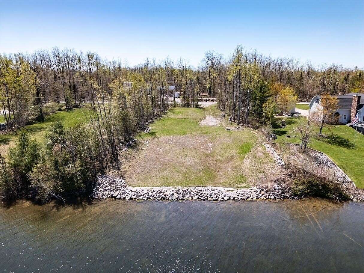 0.47 Acres of Land for Sale in Cheboygan, Michigan