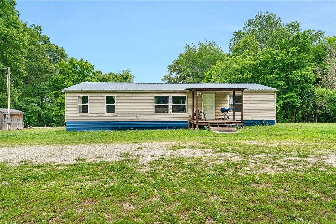 2 Acres of Land with Home for Sale in Fayetteville, Arkansas