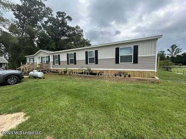 12.5 Acres of Land with Home for Sale in Wesson, Mississippi