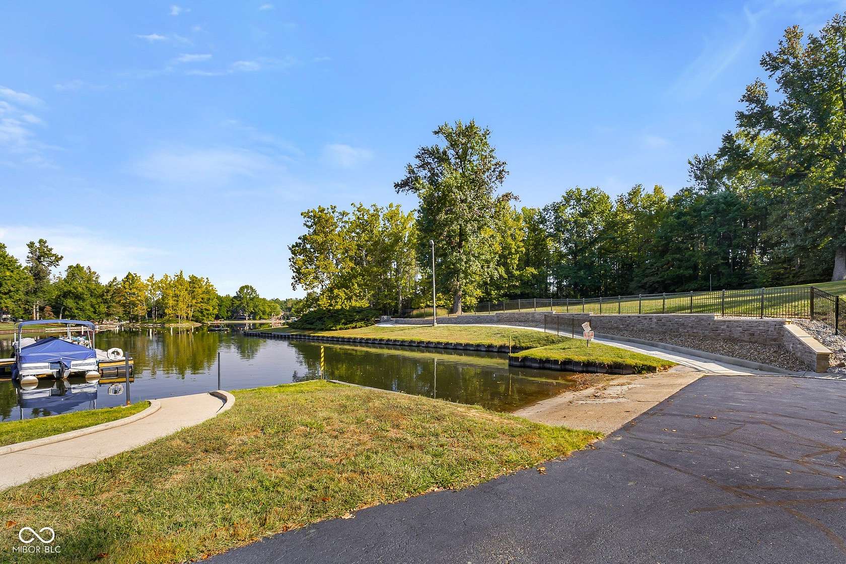 1.25 Acres of Residential Land for Sale in Columbus, Indiana