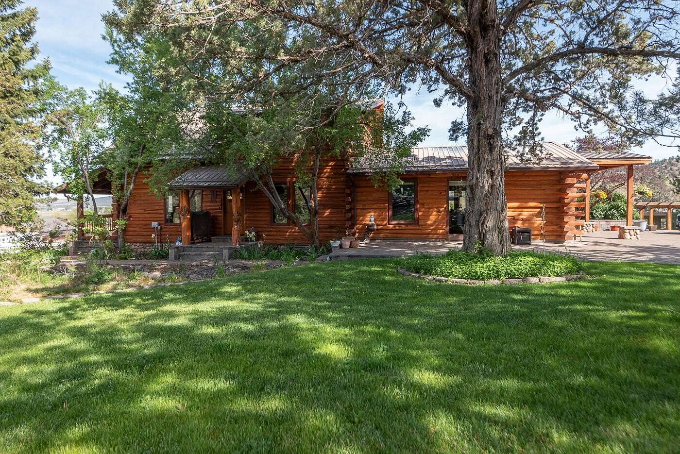 8 Acres of Land with Home for Sale in Prineville, Oregon