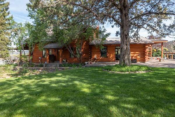 8 Acres of Land with Home for Sale in Prineville, Oregon
