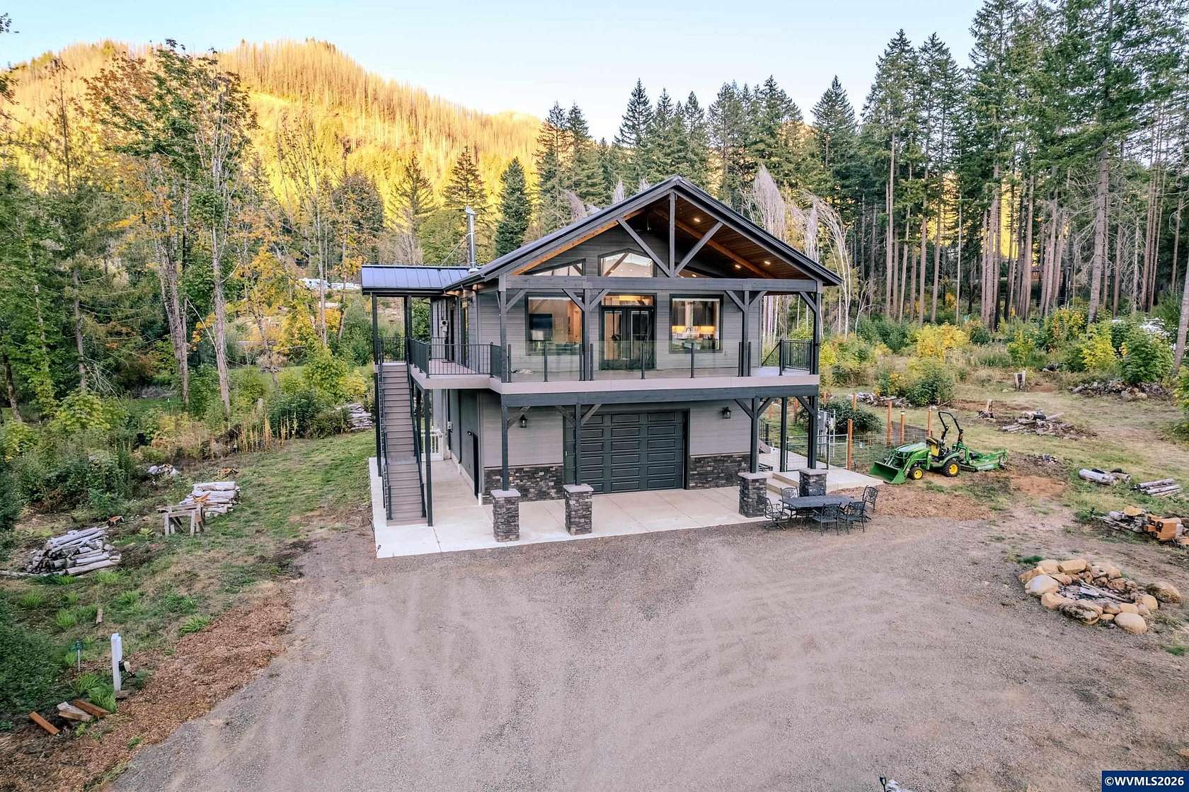 2.7 Acres of Land with Home for Sale in Detroit, Oregon