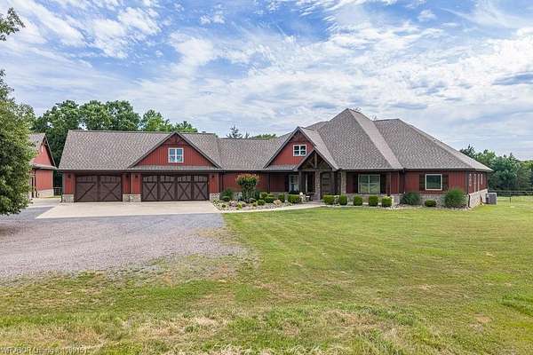 101 Acres of Land with Home for Sale in Hackett, Arkansas