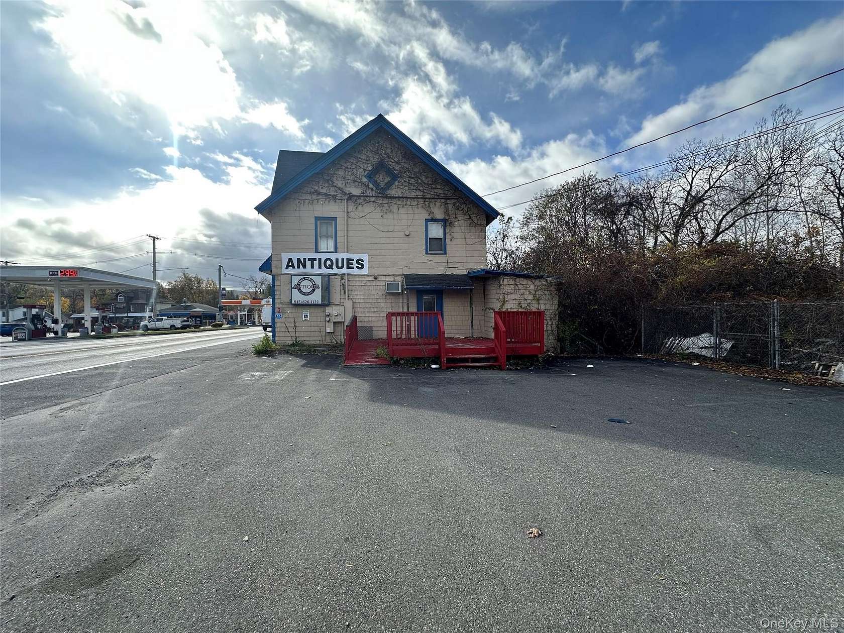0.52 Acres of Mixed-Use Land for Sale in Kerhonkson, New York