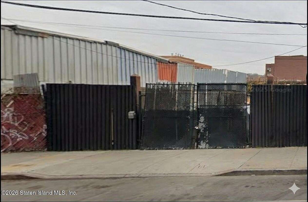 0.14 Acres of Commercial Land for Sale in Staten Island, New York
