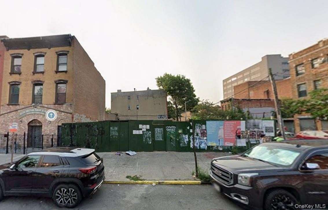 0.06 Acres of Mixed-Use Land for Sale in Bronx, New York