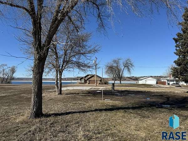 0.33 Acres of Residential Land for Sale in Chamberlain, South Dakota