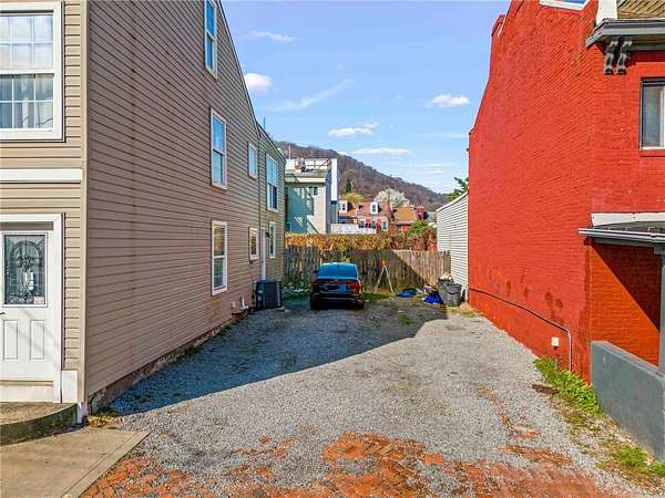 0.04 Acres of Residential Land for Sale in South Side Flats, Pennsylvania
