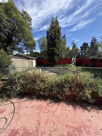 0.02 Acres of Residential Land for Sale in Oakland, California