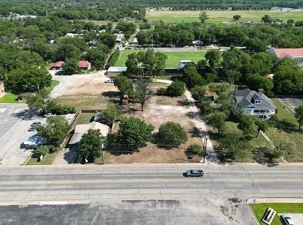 0.53 Acres of Mixed-Use Land for Sale in San Saba, Texas