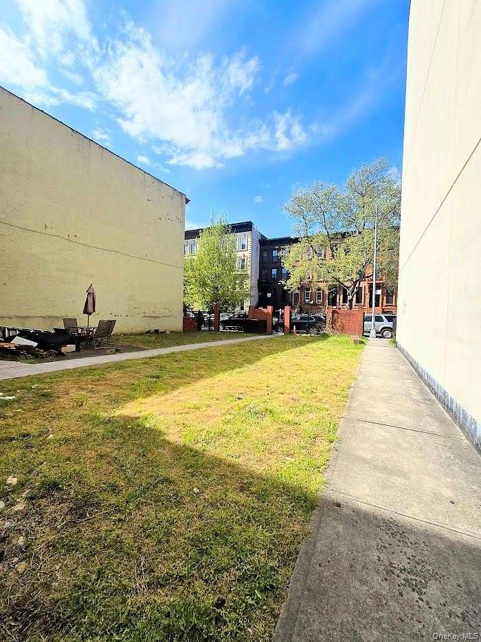 0.05 Acres of Residential Land for Sale in Brooklyn, New York