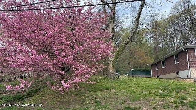 0.12 Acres of Residential Land for Sale in Staten Island, New York