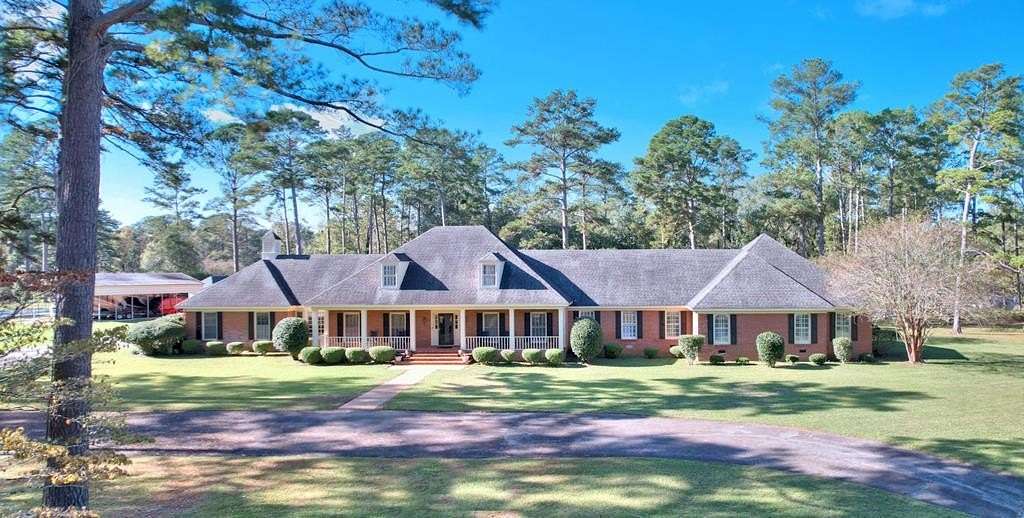 3.16 Acres of Land with Home for Sale in Albany, Georgia